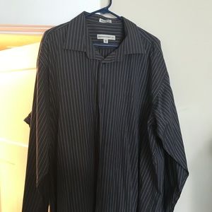 3XLT long sleeve dark gray collared shirt.